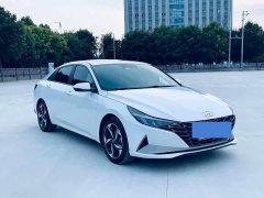 Hyundai Elantra 2022 1.5L CVT Luxury - ფოტო 3