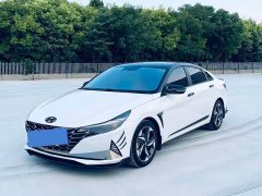 Hyundai Elantra 1.5L CVT Luxury - ფოტო 1