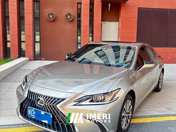 Lexus ES 2023 200 Excellence Edition - ავტომობილი ჩინეთიდან