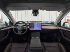 Tesla Model Y Standard Range RWD - ფოტო 13