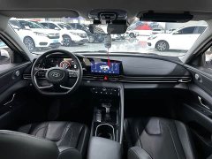 Hyundai Elantra 2022 1.5L CVT Luxury - ფოტო 12