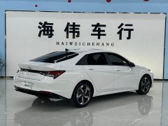 Hyundai Elantra 2022 1.5L CVT Luxury - ფოტო 13