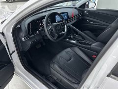 Hyundai Elantra 2022 1.5L CVT Luxury - ფოტო 4