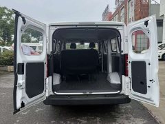 Wuling Yangguang 2024 300km Comfort Passenger Van 75kW - ფოტო 6