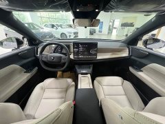 Volvo XC70 Plug-in Hybrid AWD Extended Range Core - ფოტო 8