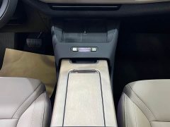 Volvo XC70 Plug-in Hybrid AWD Extended Range Core - ფოტო 14