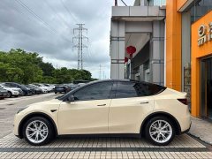 Tesla Model Y Standard Range RWD - ფოტო 9