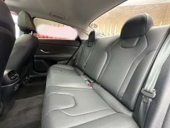Hyundai Elantra 1.5L CVT Luxury - ფოტო 17