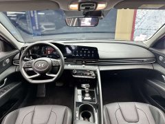 Hyundai Elantra 1.5L CVT Luxury - ფოტო 18