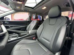 Hyundai Elantra 1.5L CVT Luxury - ფოტო 9