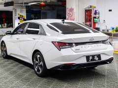 Hyundai Elantra 2022 1.5L CVT Luxury - ფოტო 19