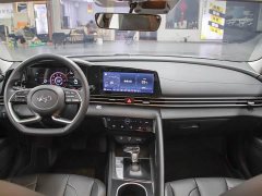 Hyundai Elantra 2022 1.5L CVT Luxury - ფოტო 4