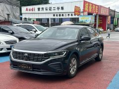 Volkswagen Passat Outstanding Edition 280TSI Business Version - ფოტო 1