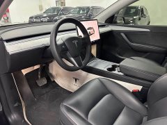 Tesla Model Y Long Range All-Wheel Drive - ფოტო 4