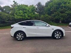 Tesla Model Y Long Range All-Wheel Drive - ფოტო 11