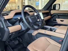 Land Rover Defender 110 3.0T Dark Edition - ფოტო 4