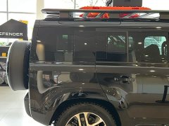 Land Rover Defender 110 3.0T Dark Edition - ფოტო 7