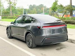 Tesla Model Y Rear-Wheel Drive - ფოტო 7