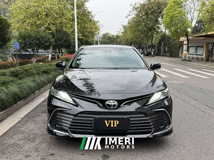 Toyota Camry 2.0G Luxury