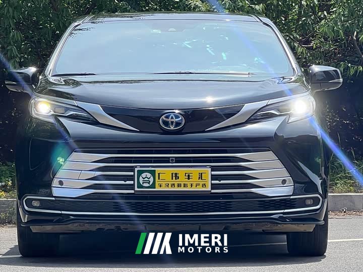 Toyota Sienna 2.5L Hybrid Platinum Edition