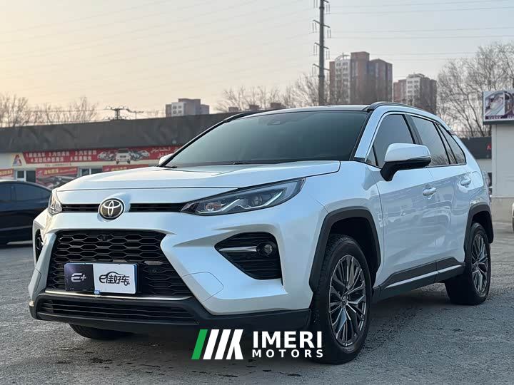 Toyota Wildland 2.0L CVT FWD Luxury Plus