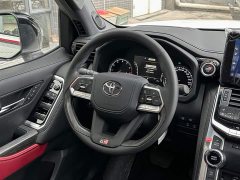 Toyota Land Cruiser (Imported) LC300 3.5T Automatic - ფოტო 10