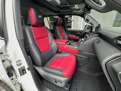 Toyota Land Cruiser (Imported) LC300 3.5T Automatic - ფოტო 14