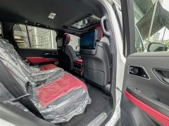Toyota Land Cruiser (Imported) LC300 3.5T Automatic - ფოტო 16