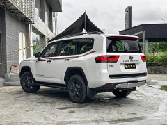 Toyota Land Cruiser (Imported) LC300 3.5T Automatic - ფოტო 4