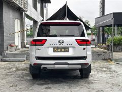 Toyota Land Cruiser (Imported) LC300 3.5T Automatic - ფოტო 5