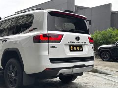 Toyota Land Cruiser (Imported) LC300 3.5T Automatic - ფოტო 8