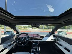 Cadillac GT4 25T Prestige - ფოტო 6
