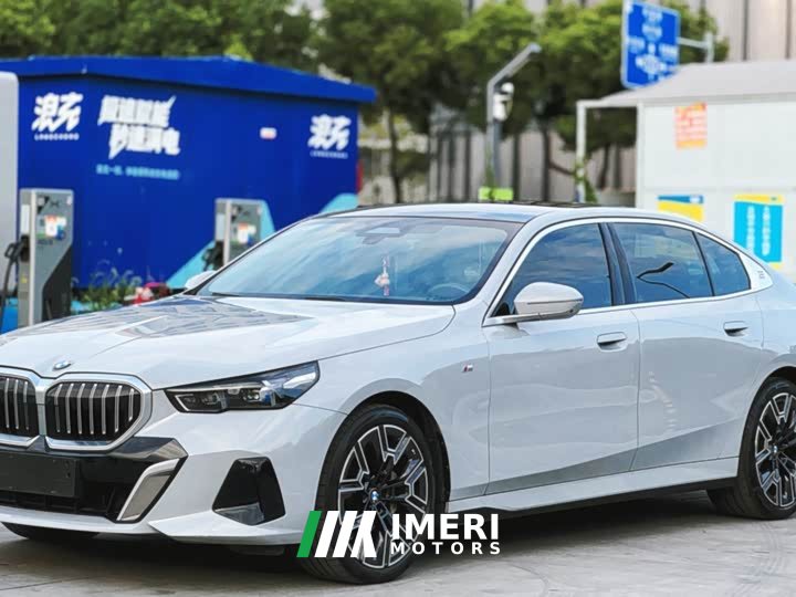 BMW 5 Series 530Li Luxury M Sport Package - ავტომობილი ჩინეთიდან