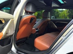 BMW 5 Series 530Li Luxury M Sport Package - ფოტო 6