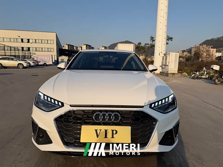 Audi A4L 40 TFSI Luxury Dynamic