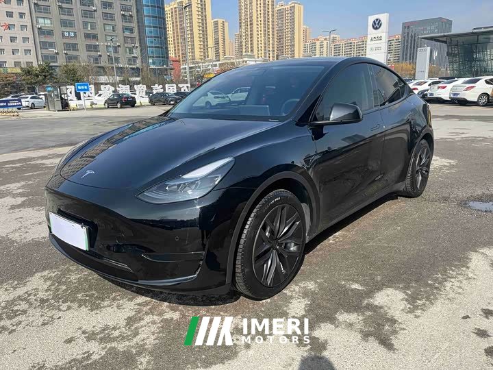 Tesla Model Y Rear-Wheel Drive