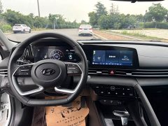 Hyundai Elantra 2022 1.5L CVT Luxury - ფოტო 11