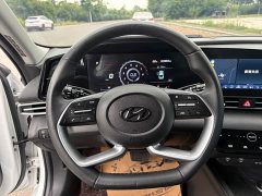 Hyundai Elantra 2022 1.5L CVT Luxury - ფოტო 12