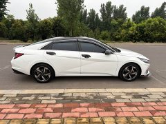 Hyundai Elantra 2022 1.5L CVT Luxury - ფოტო 3