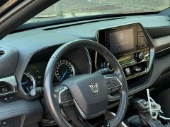 Toyota Crown Venza 2.5L HEV AWD Luxury - ფოტო 3