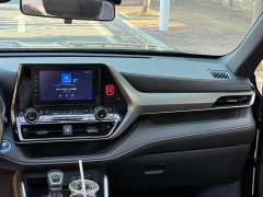 Toyota Crown Venza 2.5L HEV AWD Luxury - ფოტო 7