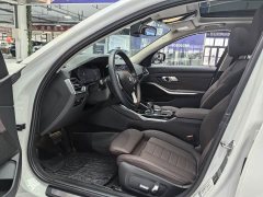 BMW 3 Series 320i M Sport Package - ფოტო 4