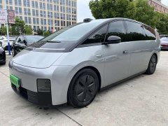 Li Auto Li Xiang MEGA Ultra - ფოტო 2