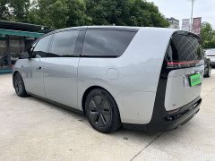 Li Auto Li Xiang MEGA Ultra - ფოტო 8