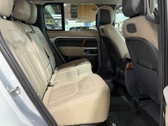 Land Rover Defender 110 P400 Dark Edition - ფოტო 10