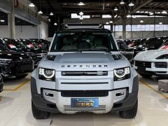 Land Rover Defender 110 P400 Dark Edition - ფოტო 2