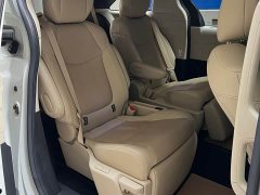 Toyota Sienna 2021 2.5L Hybrid Premium Edition - ფოტო 10