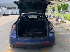 Tesla Model Y Long Range All-Wheel Drive - ფოტო 12