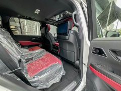 Toyota Land Cruiser (Imported) LC300 3.3T GR Diesel - ფოტო 9