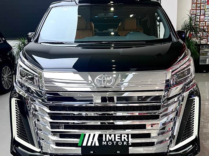 Toyota HIACE 3.5L Automatic - car from China